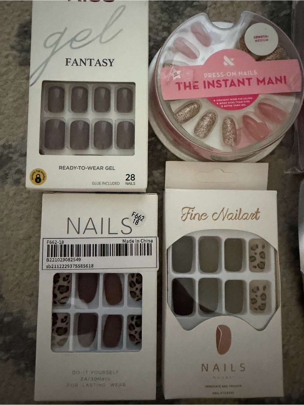 Press on nail bundle - Picture 2 of 3